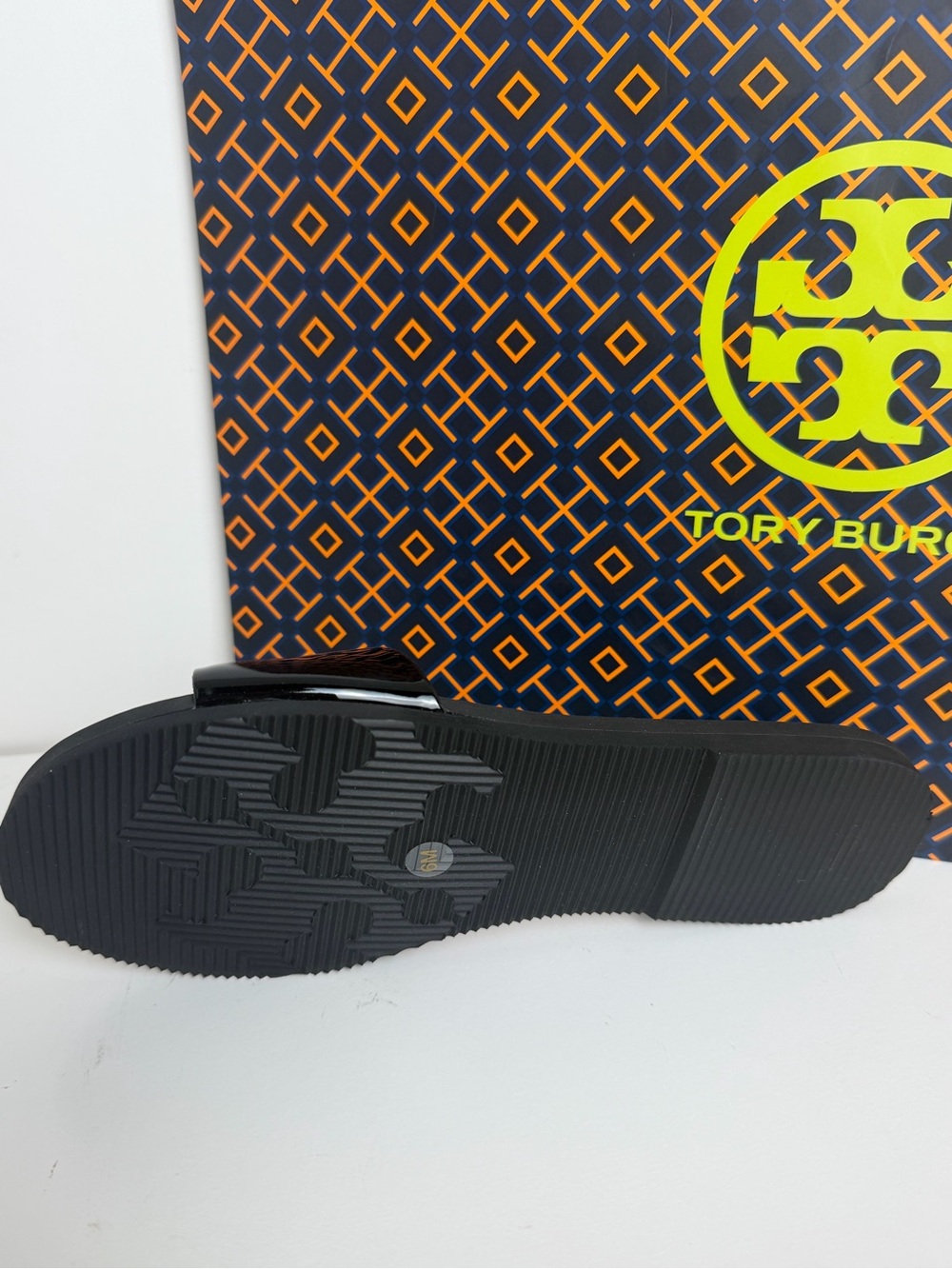 Tory Burch Black Patent Logo Slide - Picture 7 of 9